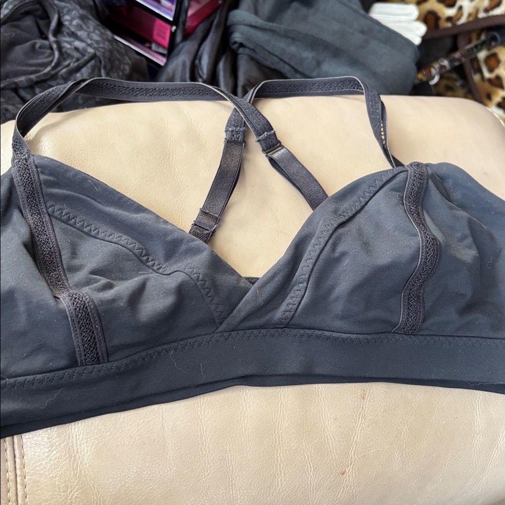 Lululemon Black  Rehearsal Wireless Sports Bra Size 10.  Excellent Condition!